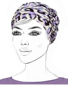 Turban avec motifs panthère noirs et violets.